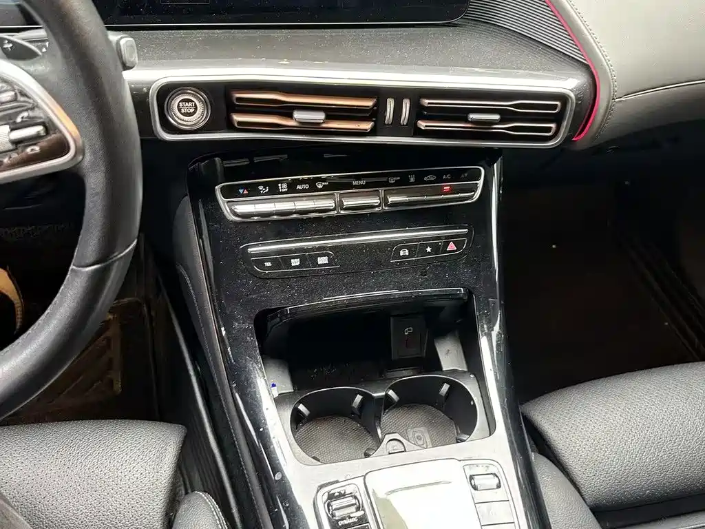 Mercedes-Benz EQC — миниатюра 9