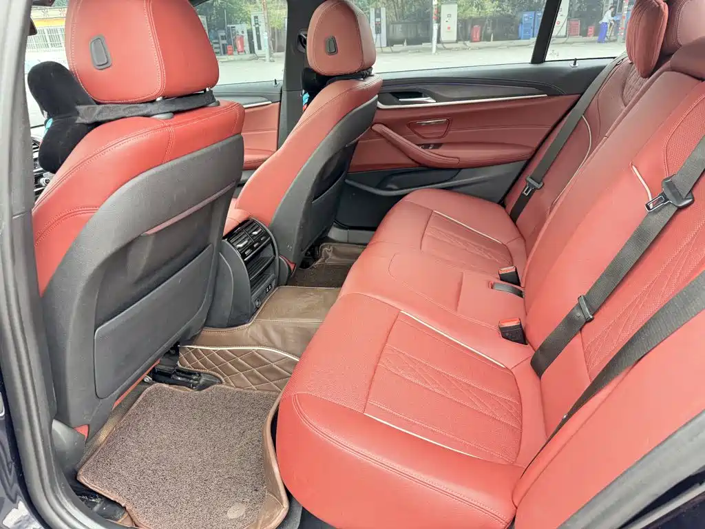 BMW 5 Series — миниатюра 5