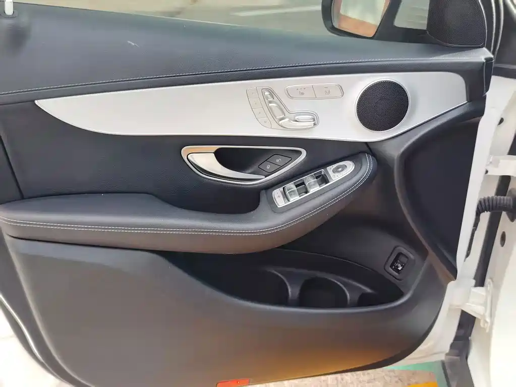 Mercedes-Benz GLC — миниатюра 8