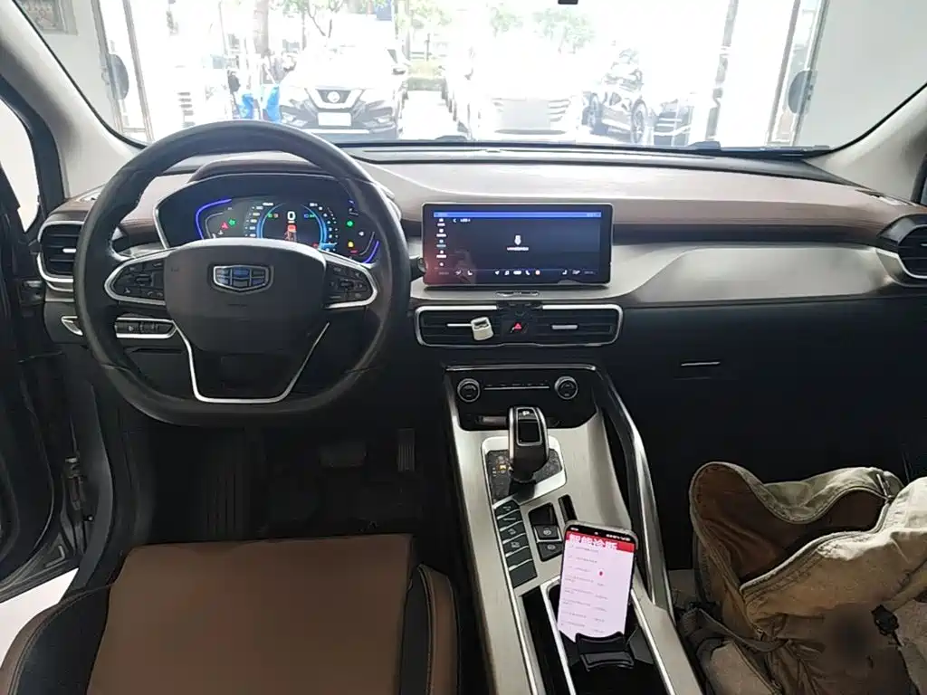 Geely Binyue — миниатюра 10