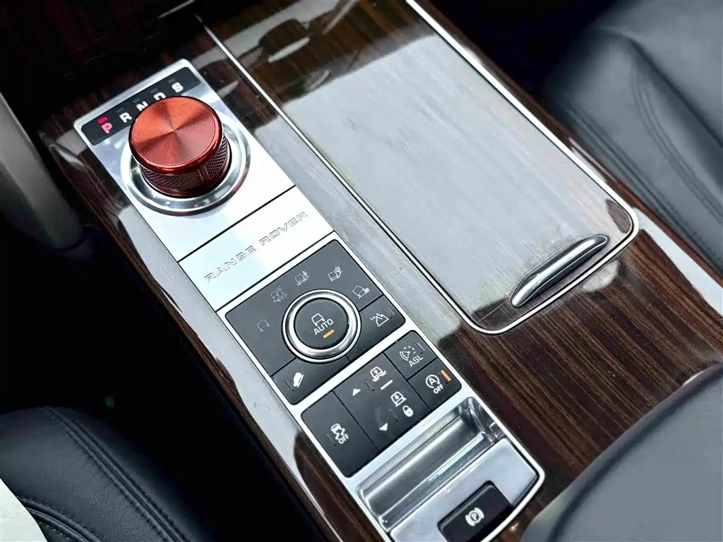 Land Rover Range Rover — миниатюра 12