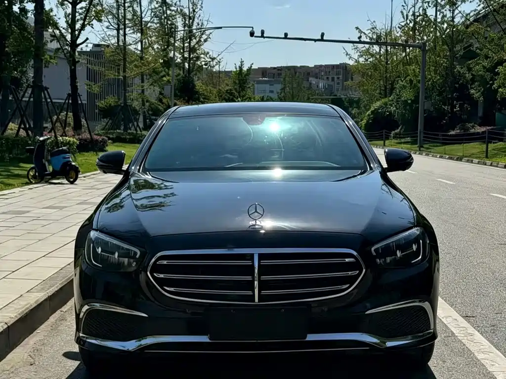 Mercedes-Benz E-Class — миниатюра 3