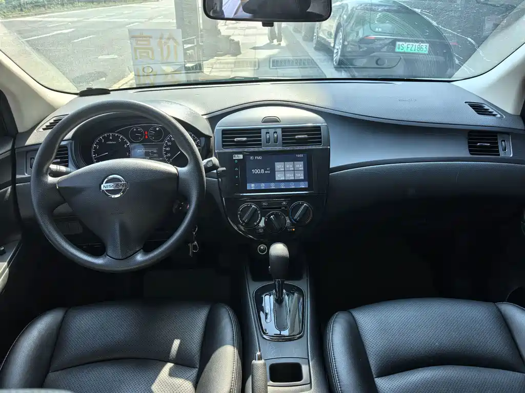 Nissan Tiida — миниатюра 9