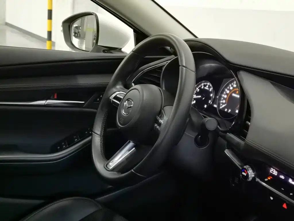 Mazda 3 Axela — миниатюра 22