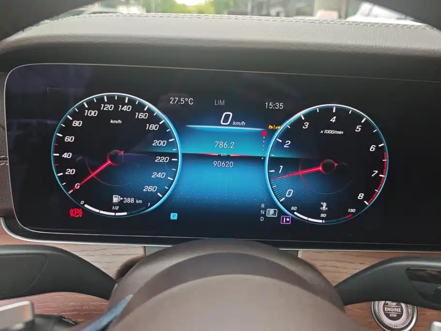 Mercedes-Benz E-Class — миниатюра 14