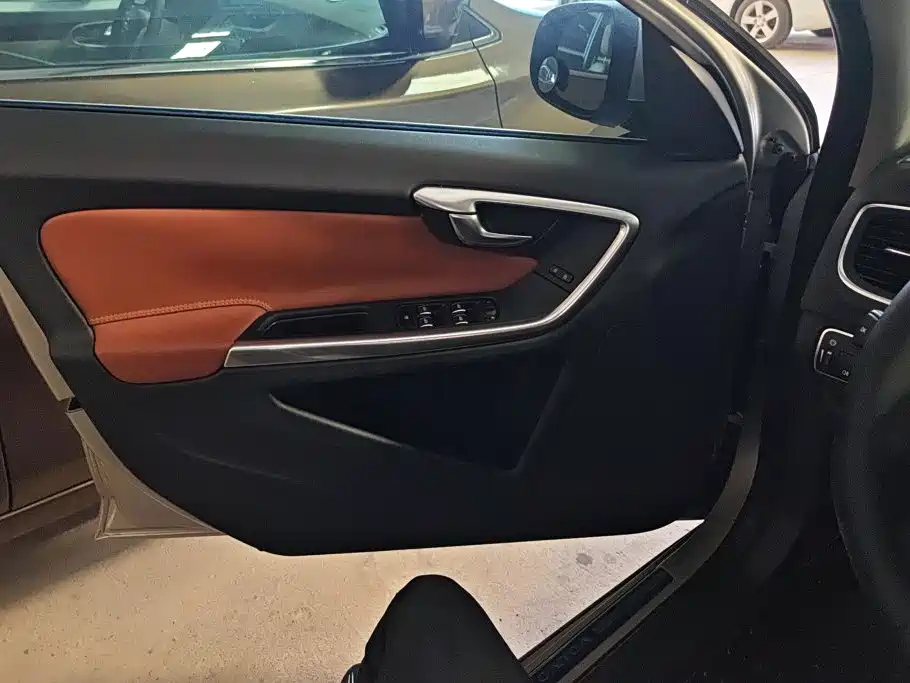 Volvo S60 — миниатюра 7