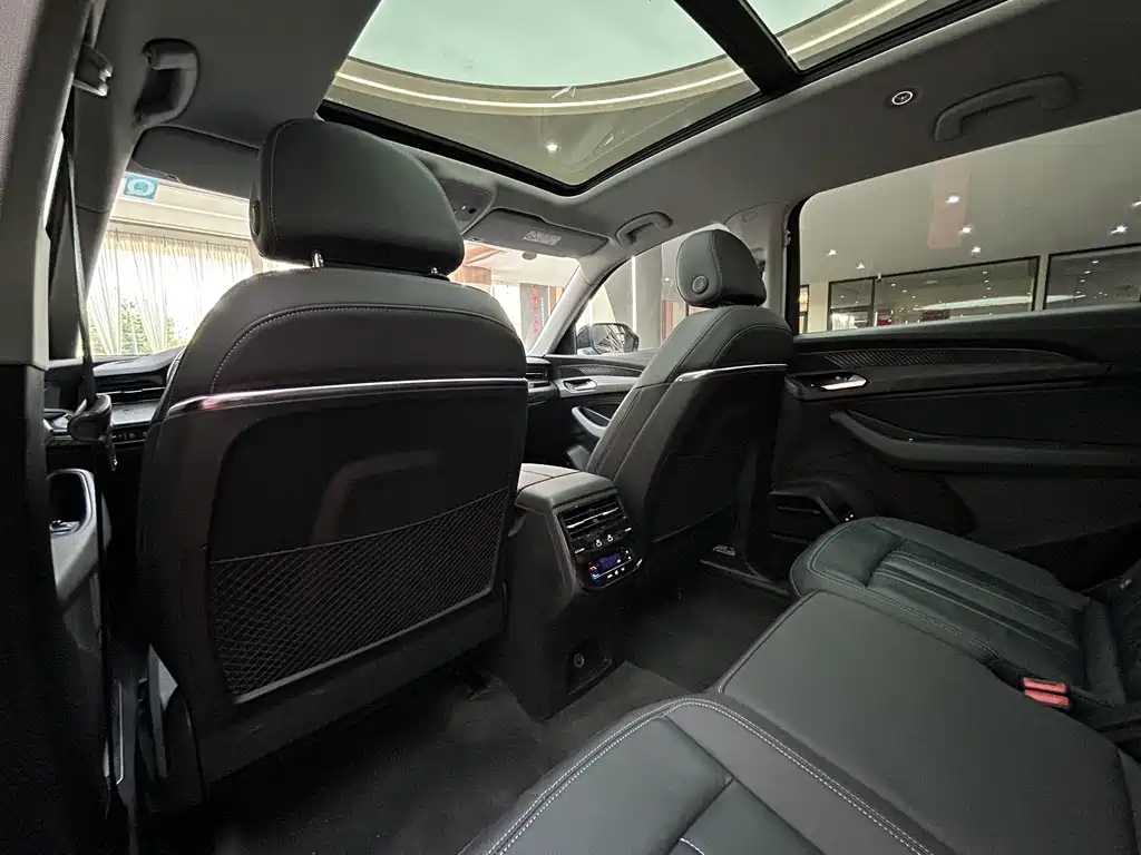Audi Q6 — миниатюра 16