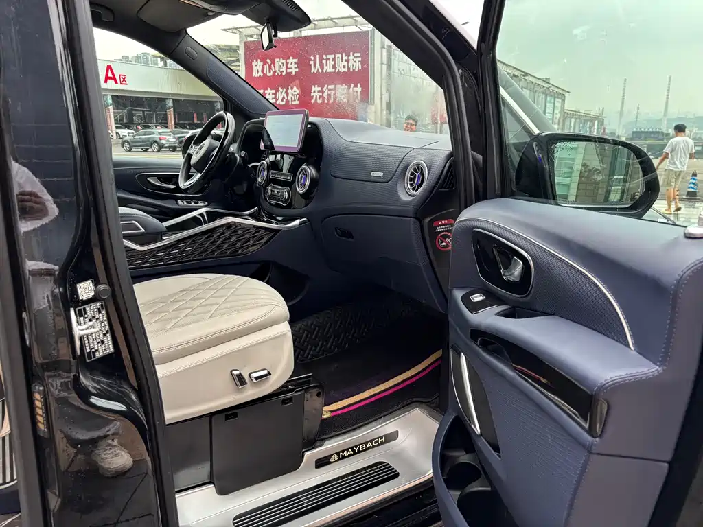 Mercedes-Benz Vito 2021 2.0T 7 мест