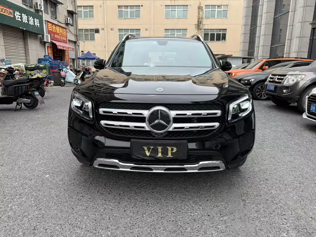 Mercedes-Benz GLB 2023