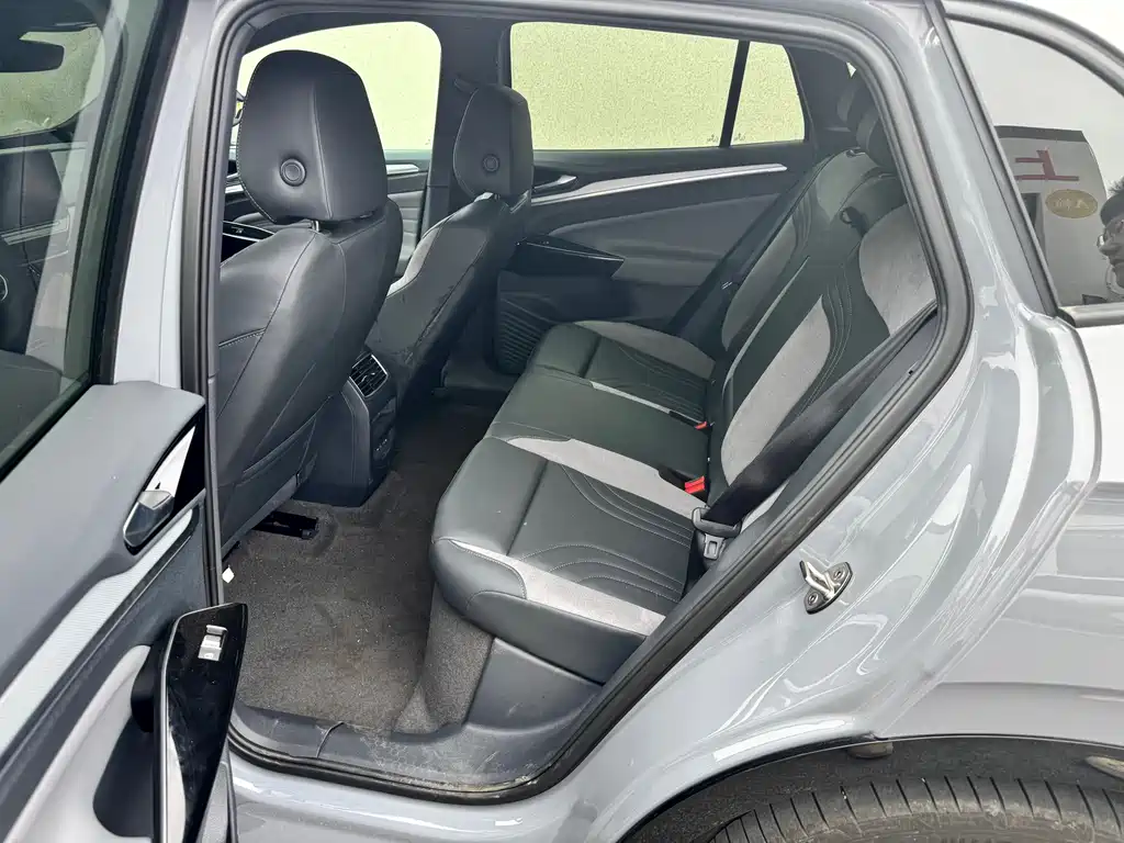 Volkswagen ID.4 Crozz — миниатюра 3