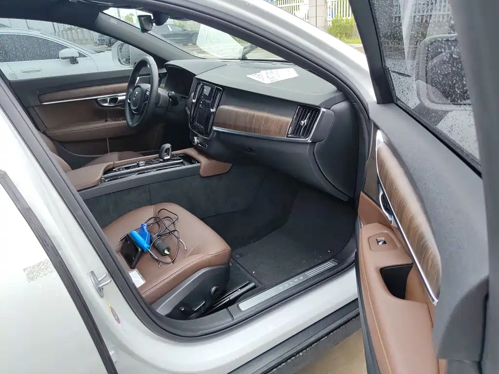 Volvo V90 2024 Cross Country B5 AWD