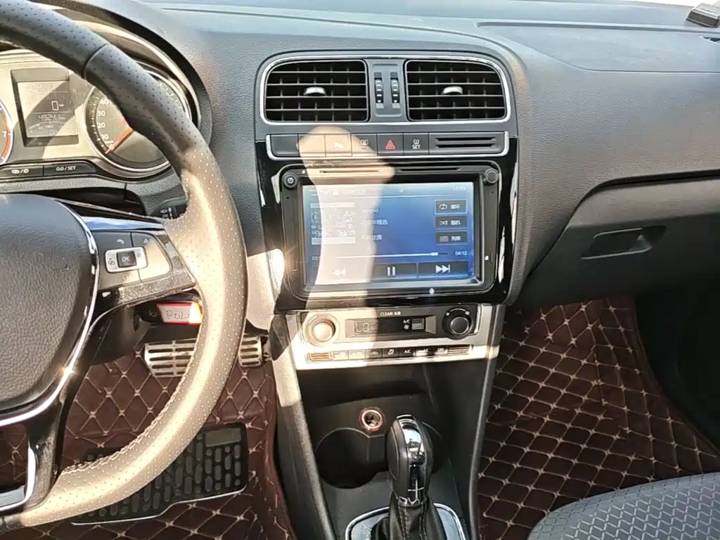 Volkswagen Polo — миниатюра 13