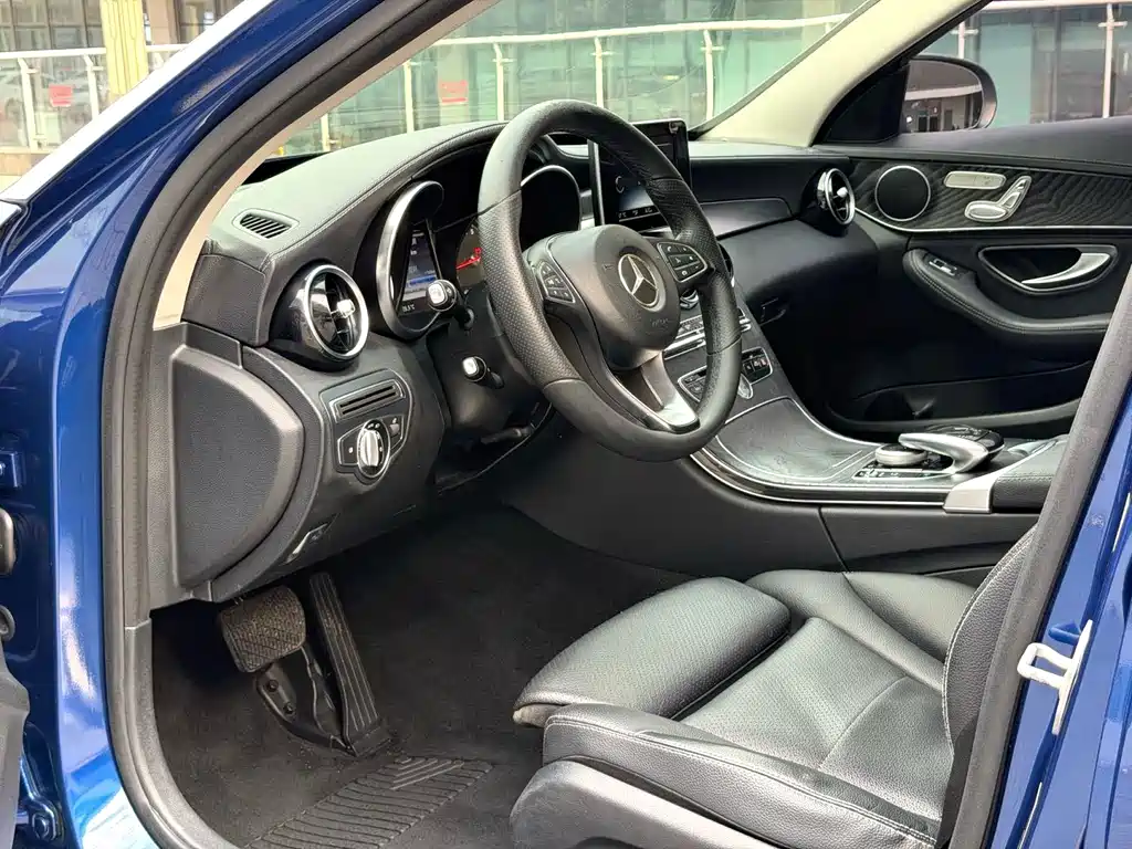 Mercedes-Benz C-Class — миниатюра 6