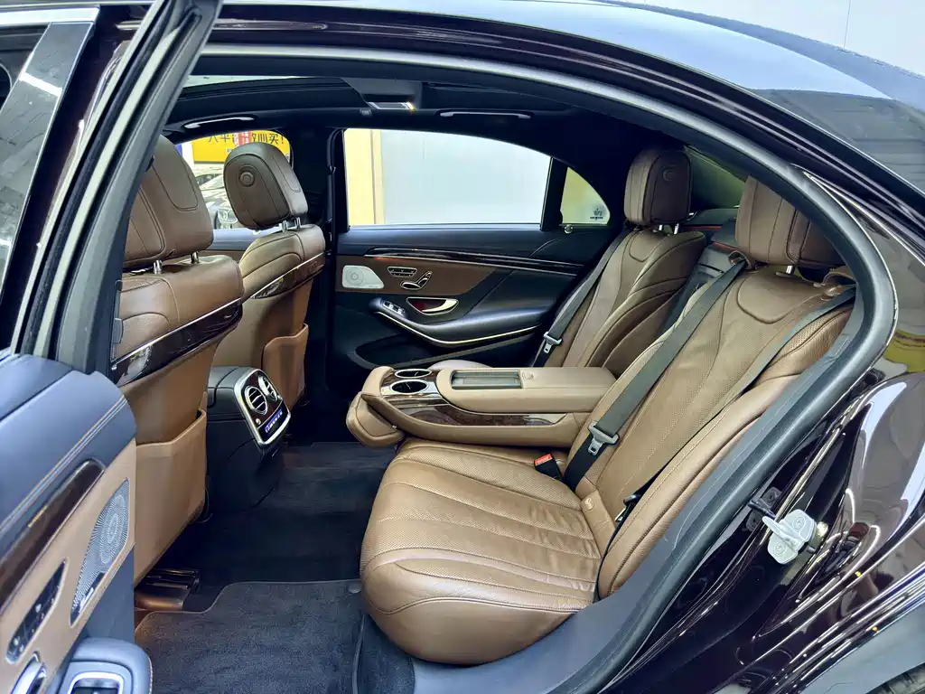 Mercedes-Benz S-Class — миниатюра 13
