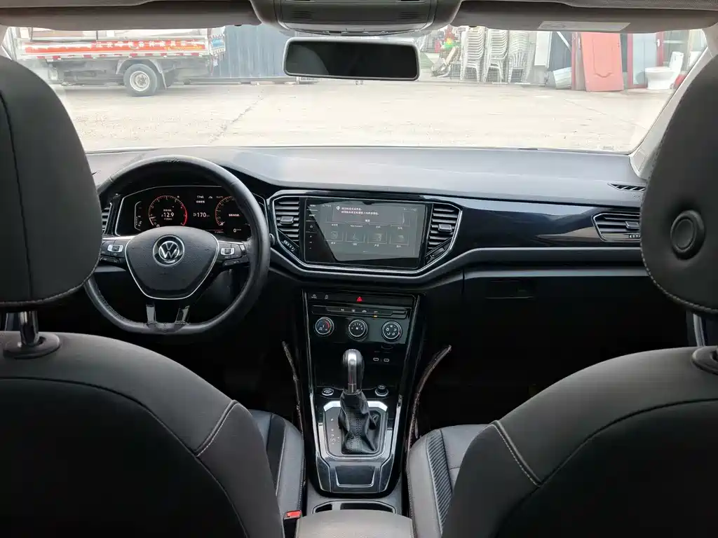 VOLKSWAGEN T ROC EXPLORING SONGS