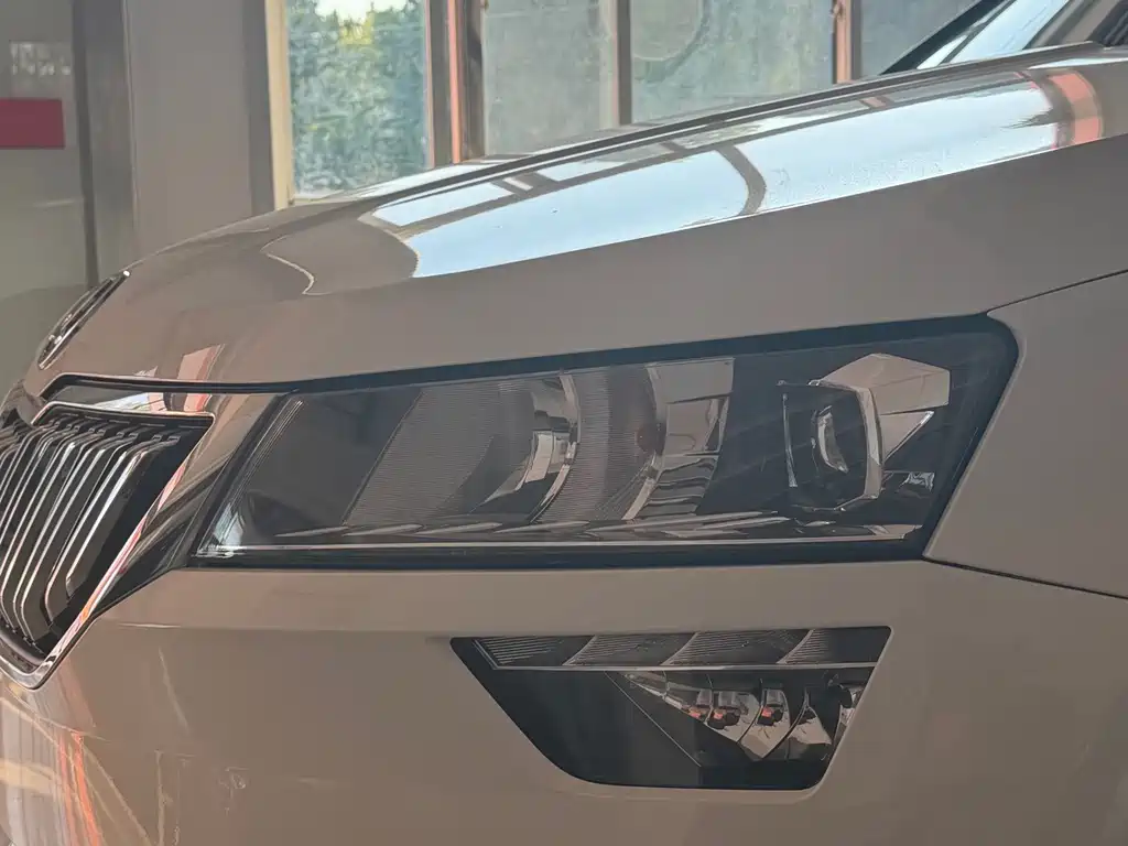 Skoda Karoq — миниатюра 7