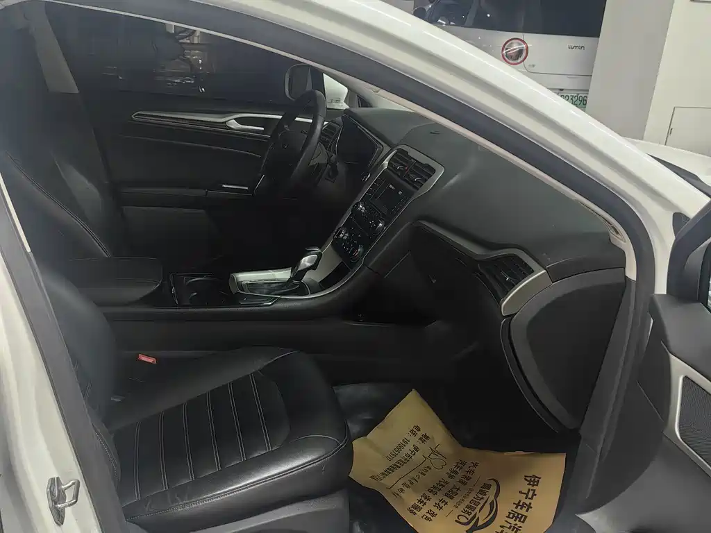 Ford Mondeo — миниатюра 10