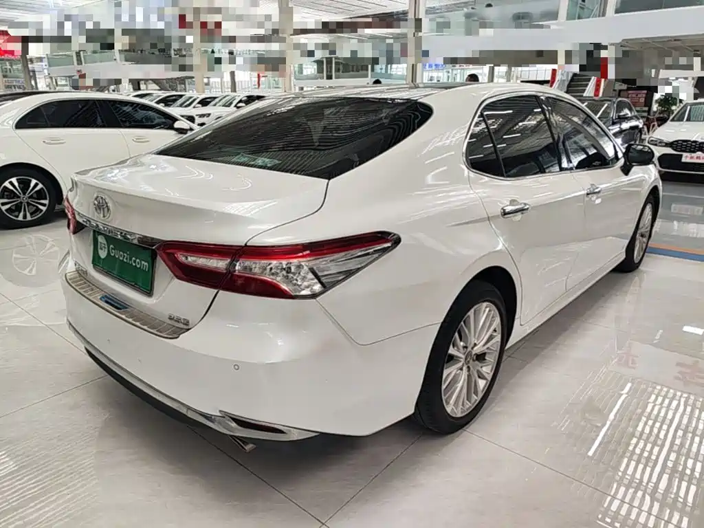 Toyota Camry — миниатюра 7