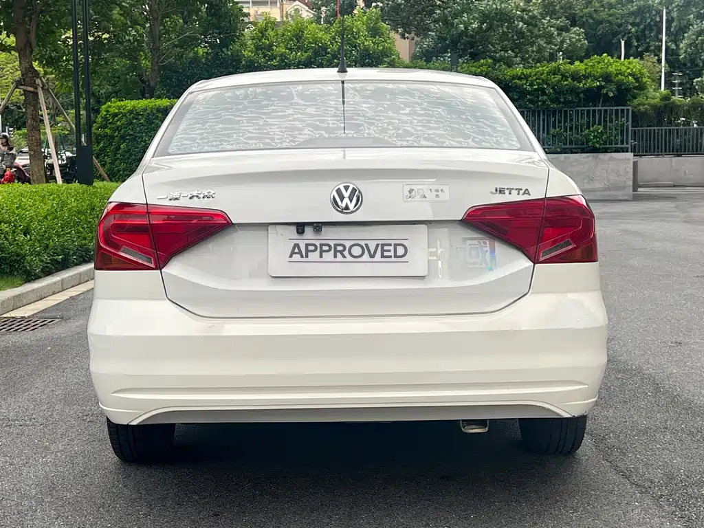 Volkswagen Jetta — миниатюра 4