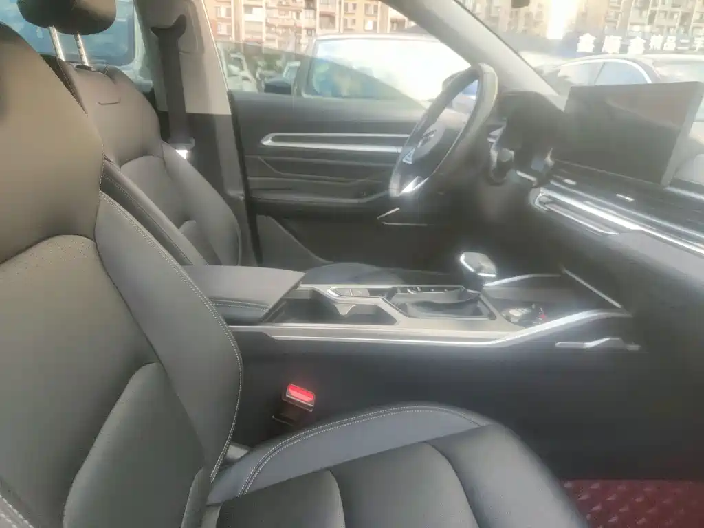 Geely Emgrand — миниатюра 12