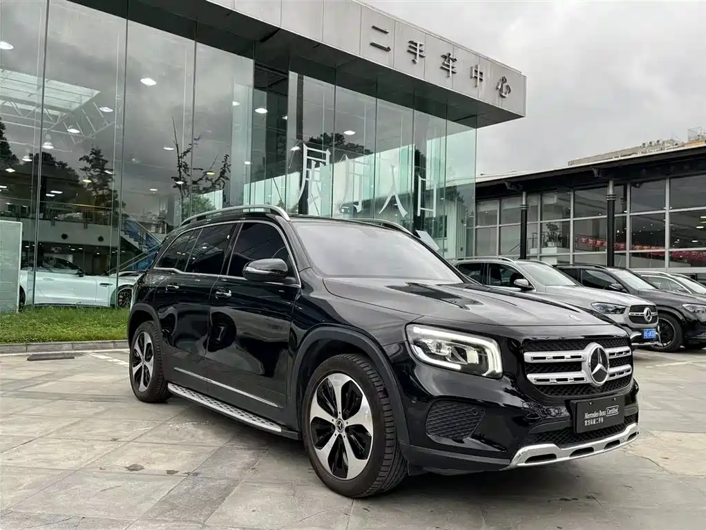 MERCEDES-BENZ GLB