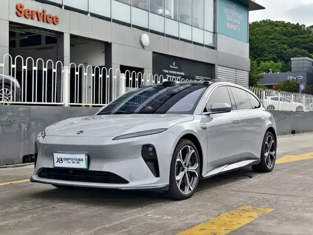 2025 Nio ET5