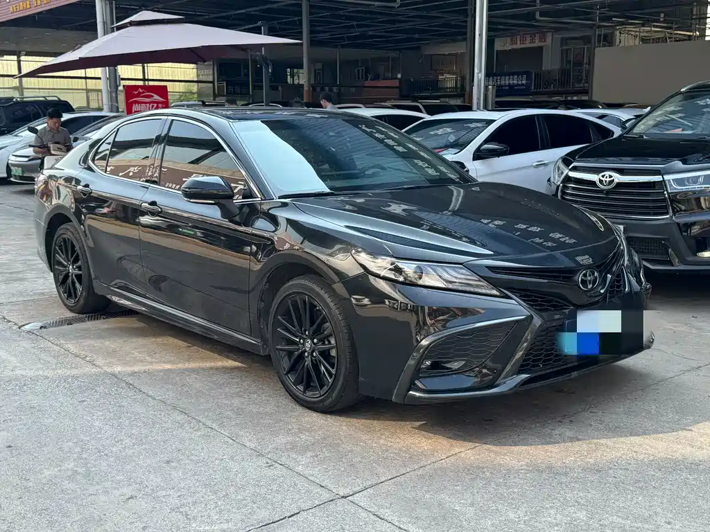Toyota Camry — миниатюра 3