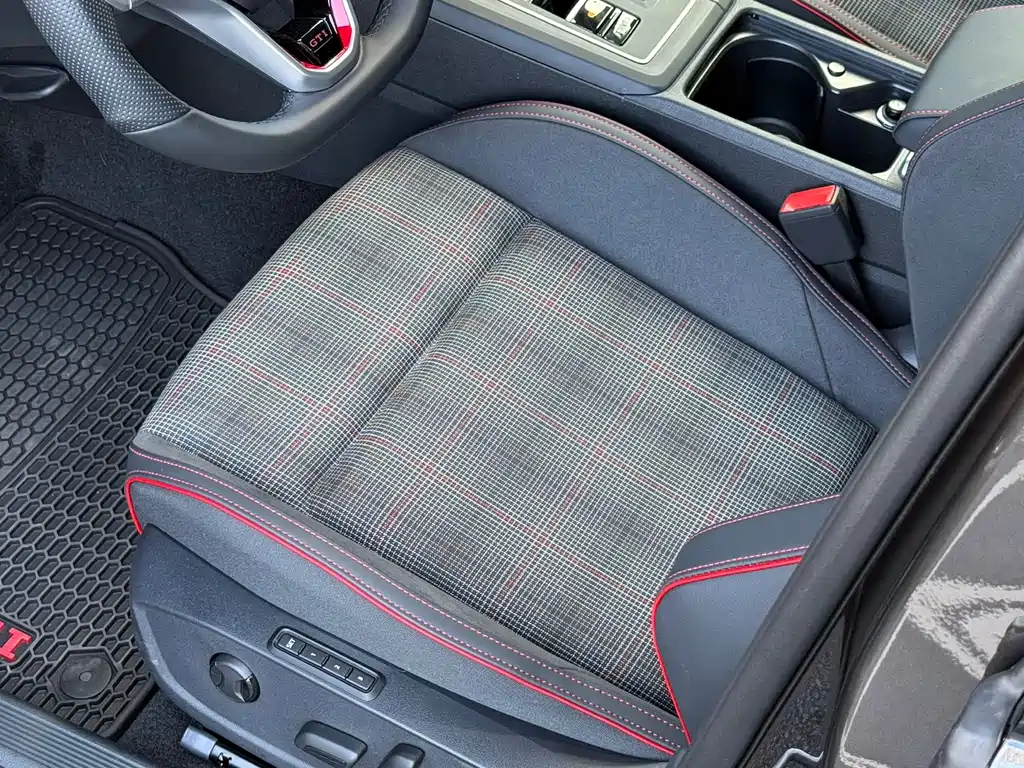 Volkswagen Golf GTI — миниатюра 7