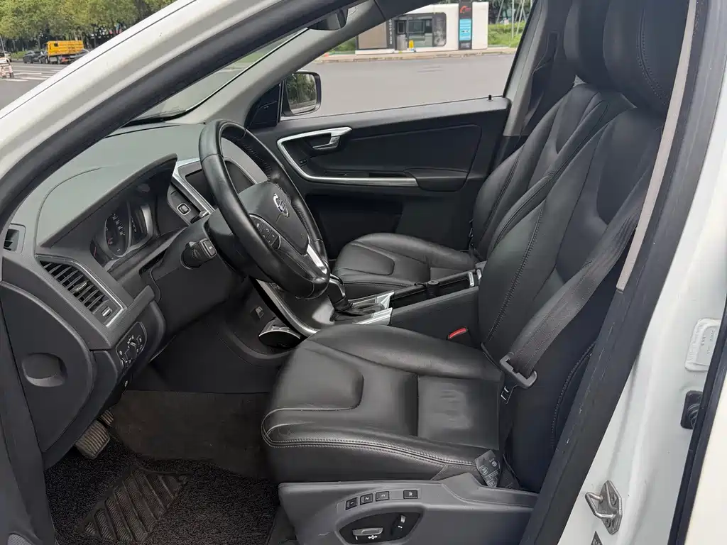 Volvo XC60 (Import) — миниатюра 14