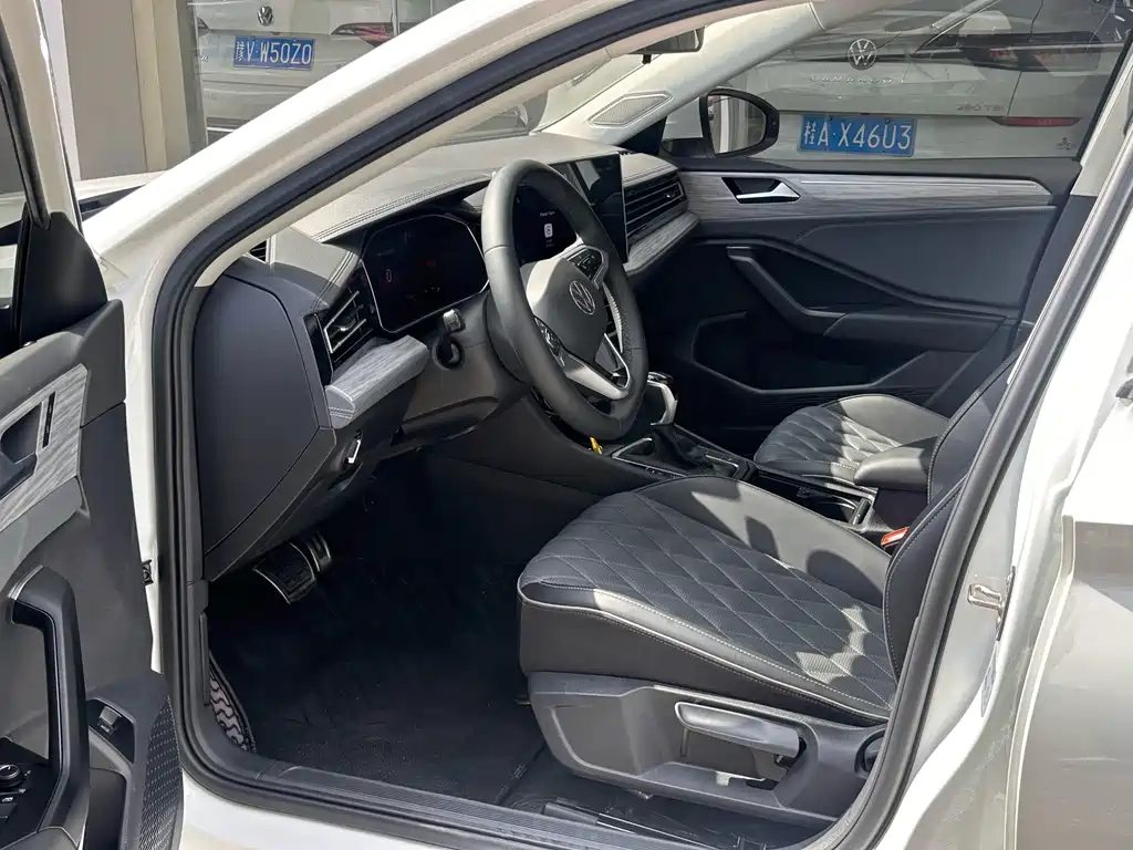 Volkswagen Sagitar — миниатюра 4
