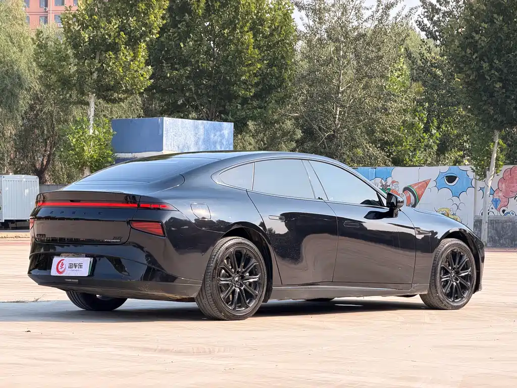 XPeng P7 — миниатюра 16