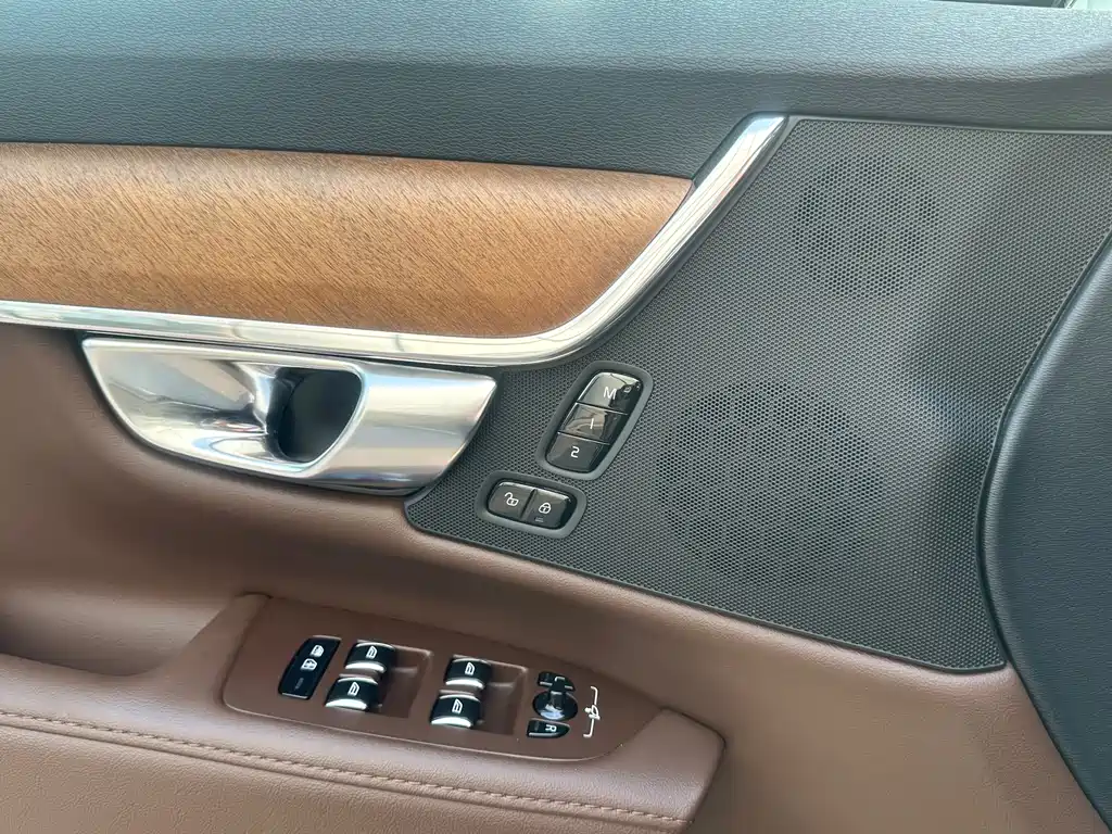 Volvo S90 — миниатюра 15