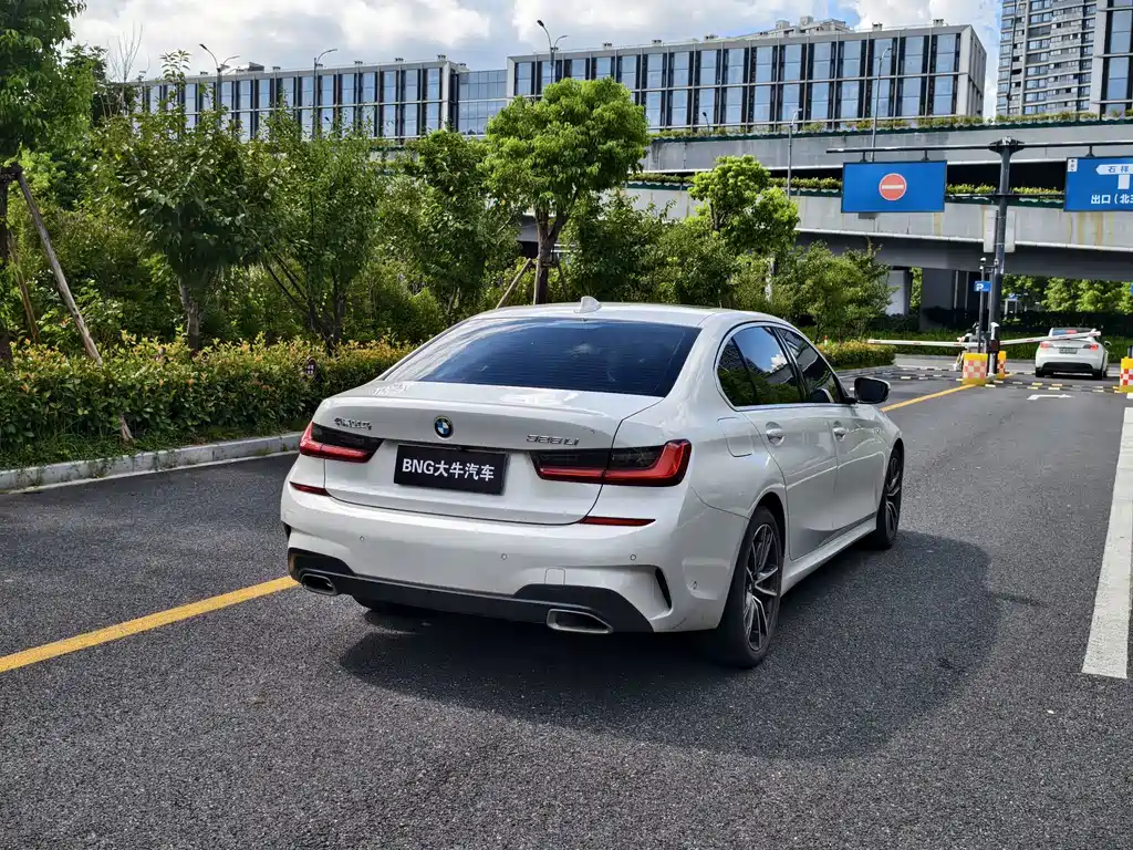 BMW 3 Series — миниатюра 4