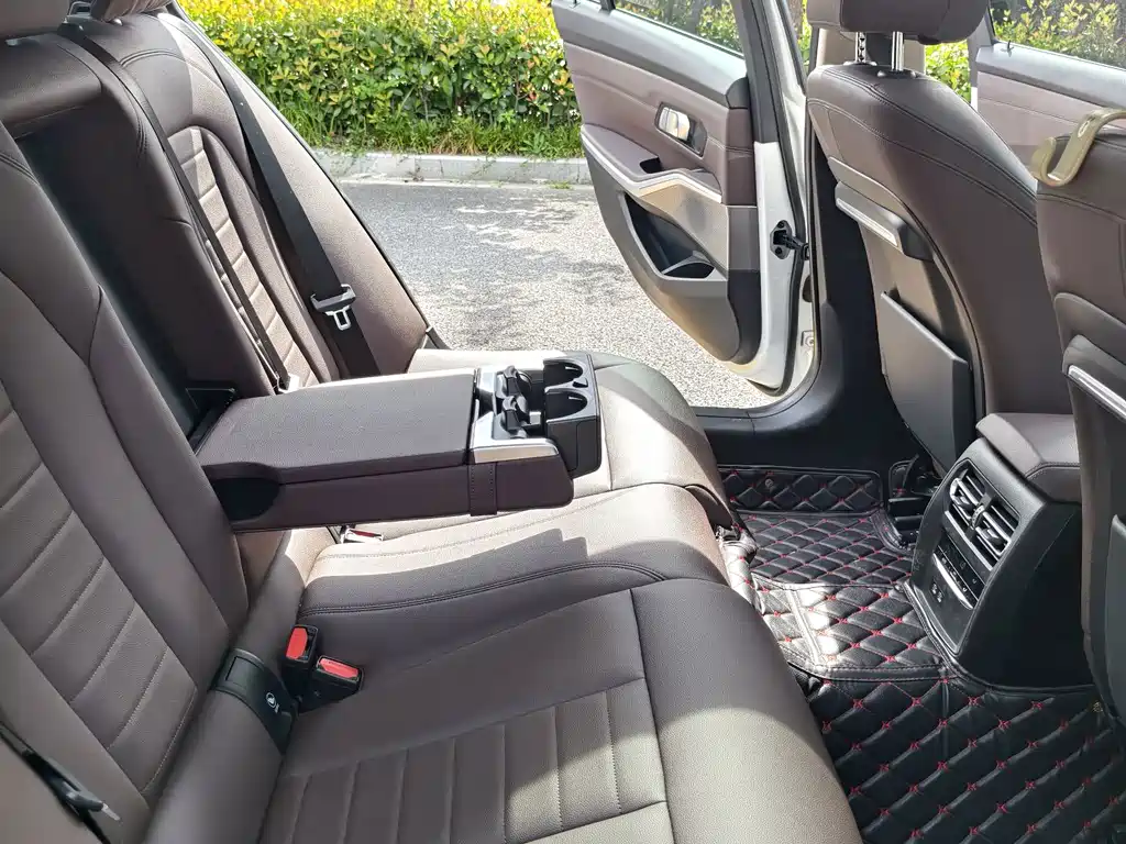 BMW 3 Series — миниатюра 11