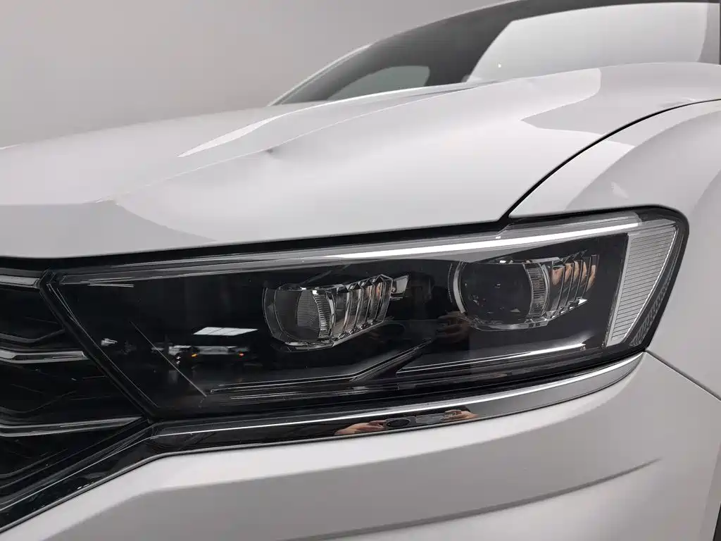 Volkswagen T-Roc — миниатюра 7
