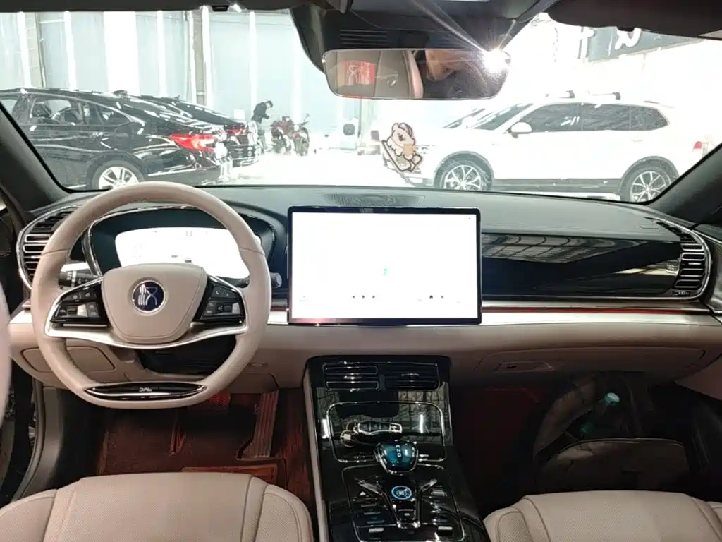 BYD Han — миниатюра 10