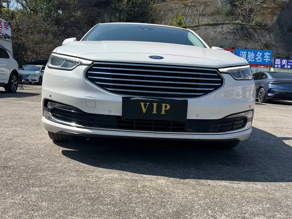 Купить Ford Taurus