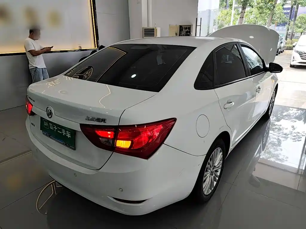 Buick Excelle — миниатюра 7