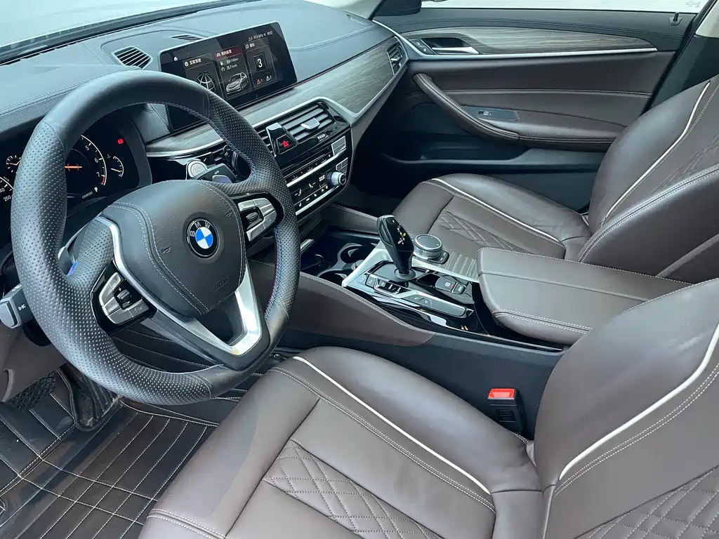BMW 5 Series — миниатюра 8