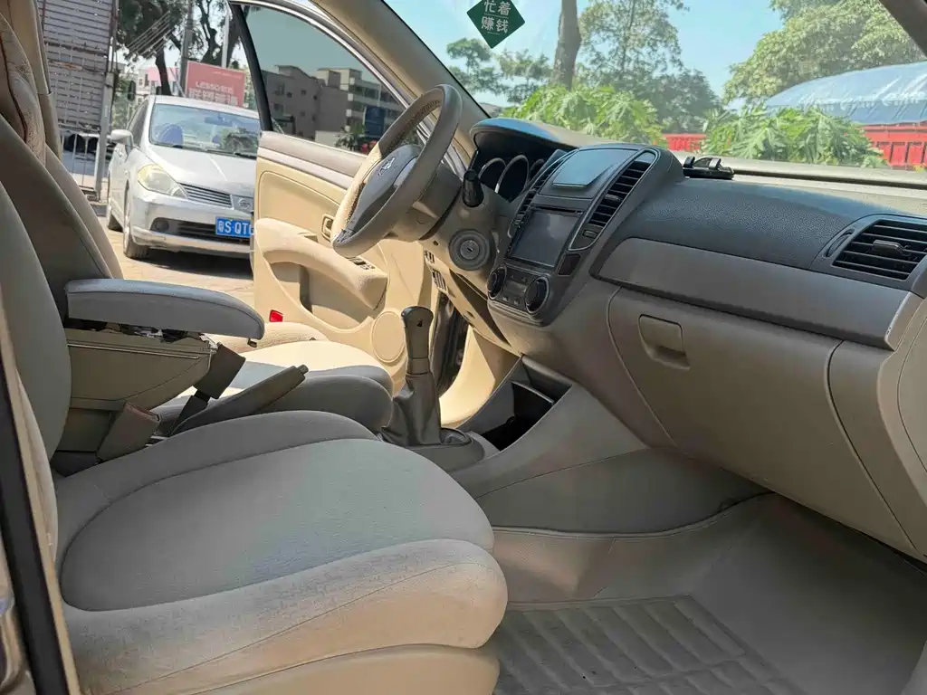 Nissan Sylphy — миниатюра 14