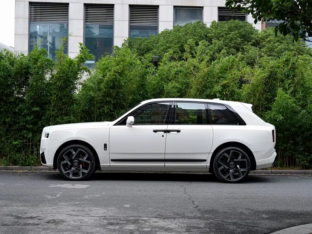 Rolls-Royce Cullinan 2025 Black Badge
