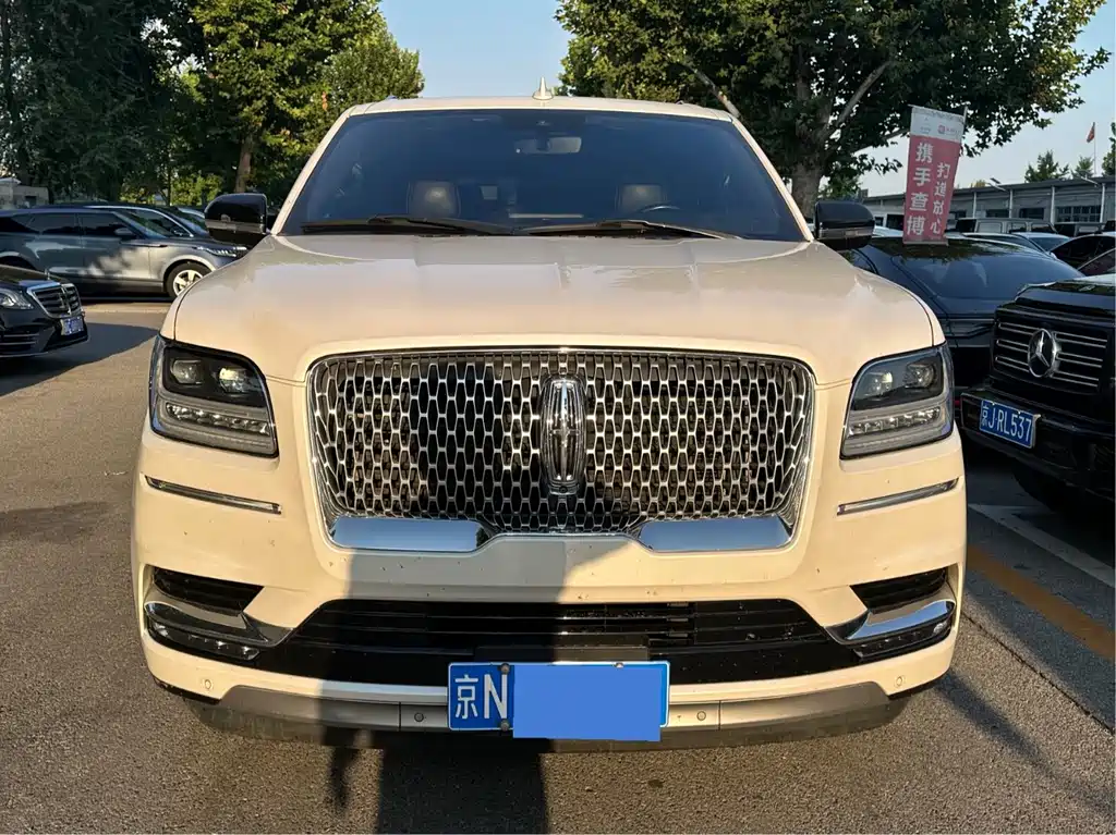 Lincoln Navigator — миниатюра 2