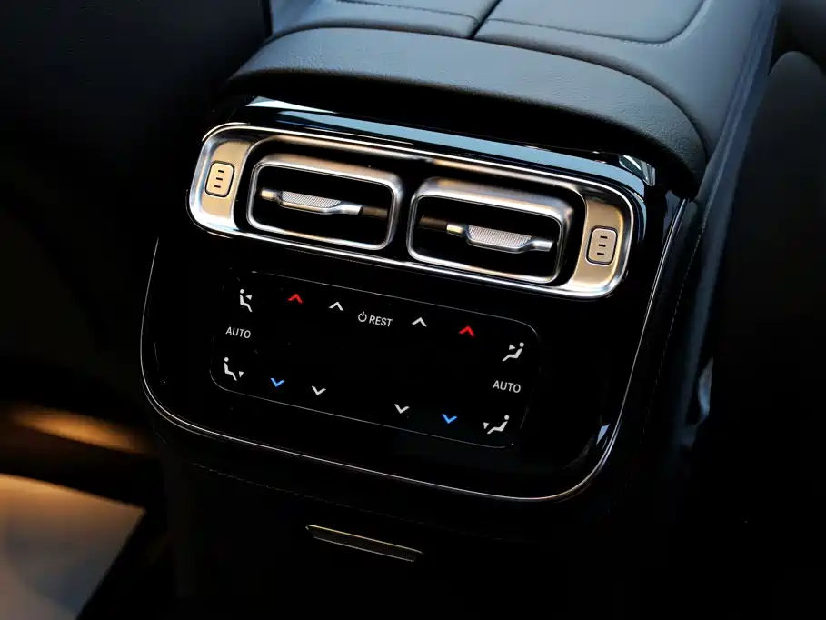 Mercedes-Benz S-Class — миниатюра 36