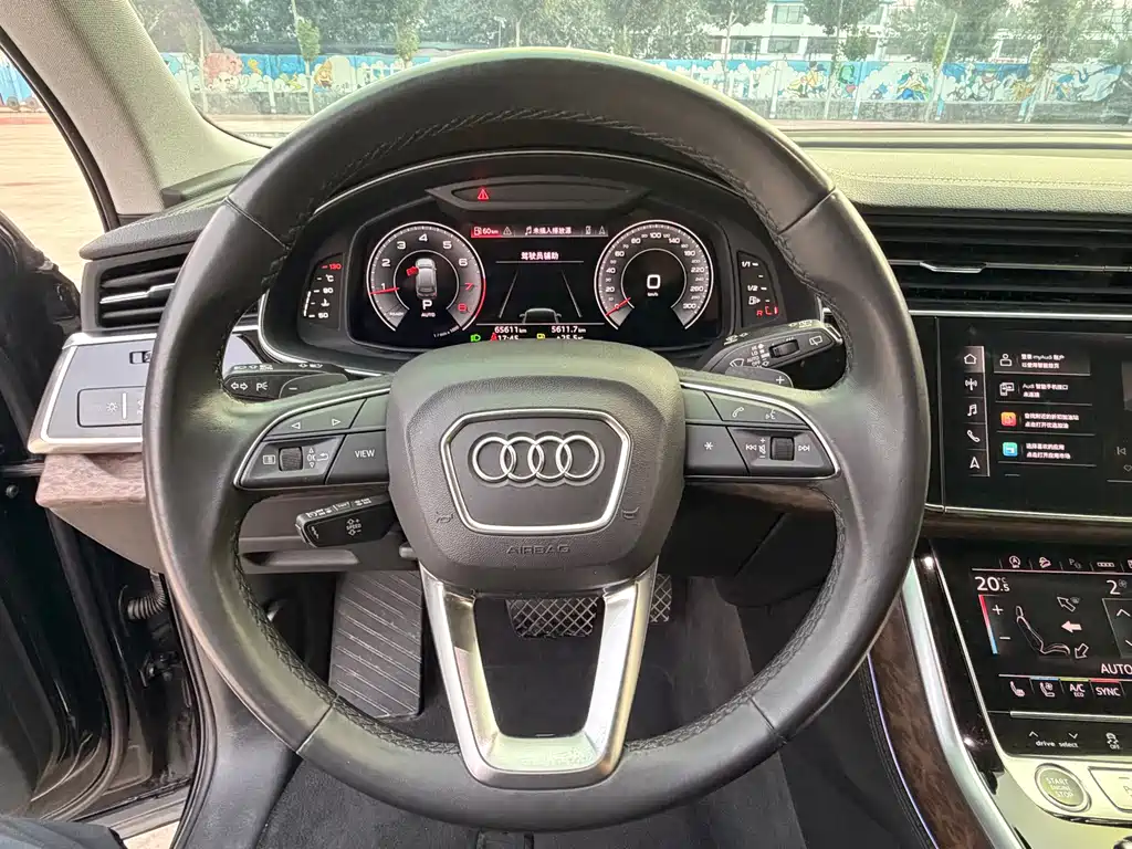 Audi Q7 — миниатюра 8