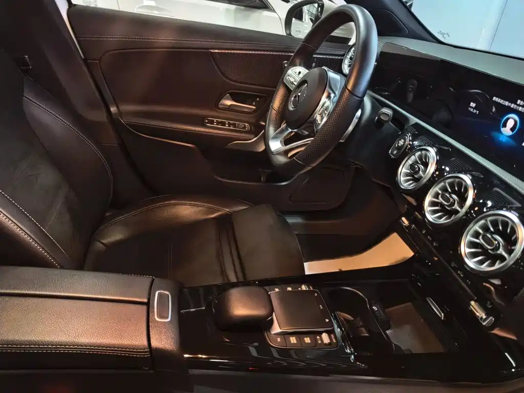 Mercedes-Benz A-Class — миниатюра 16