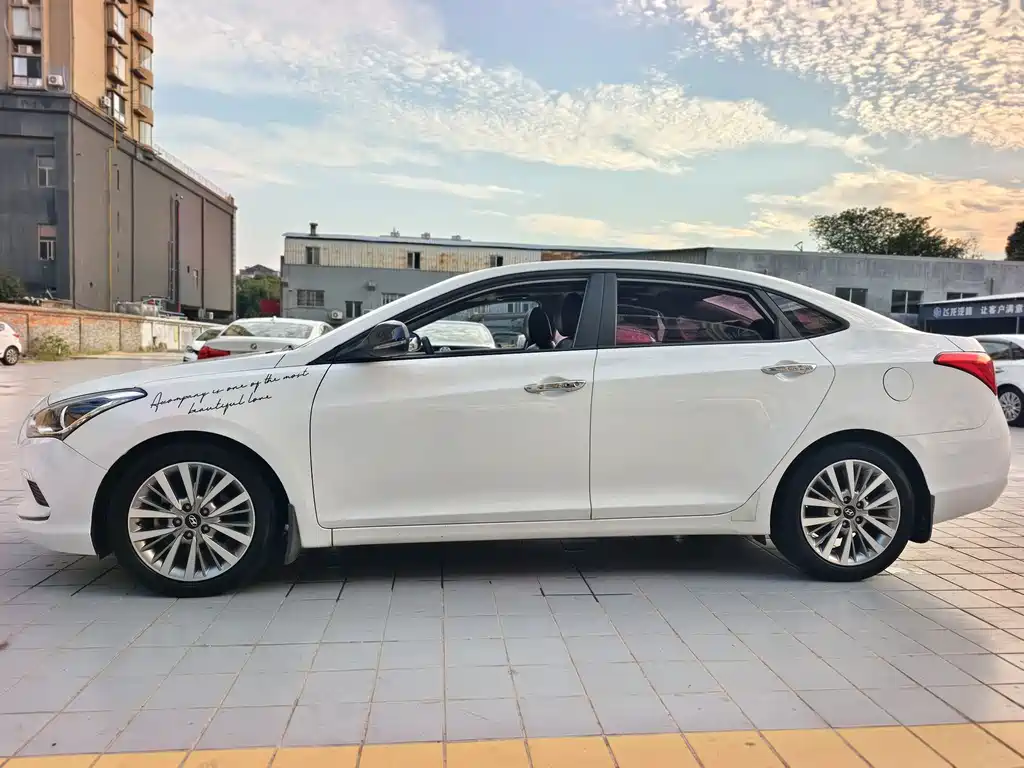 Hyundai Mistra — миниатюра 5