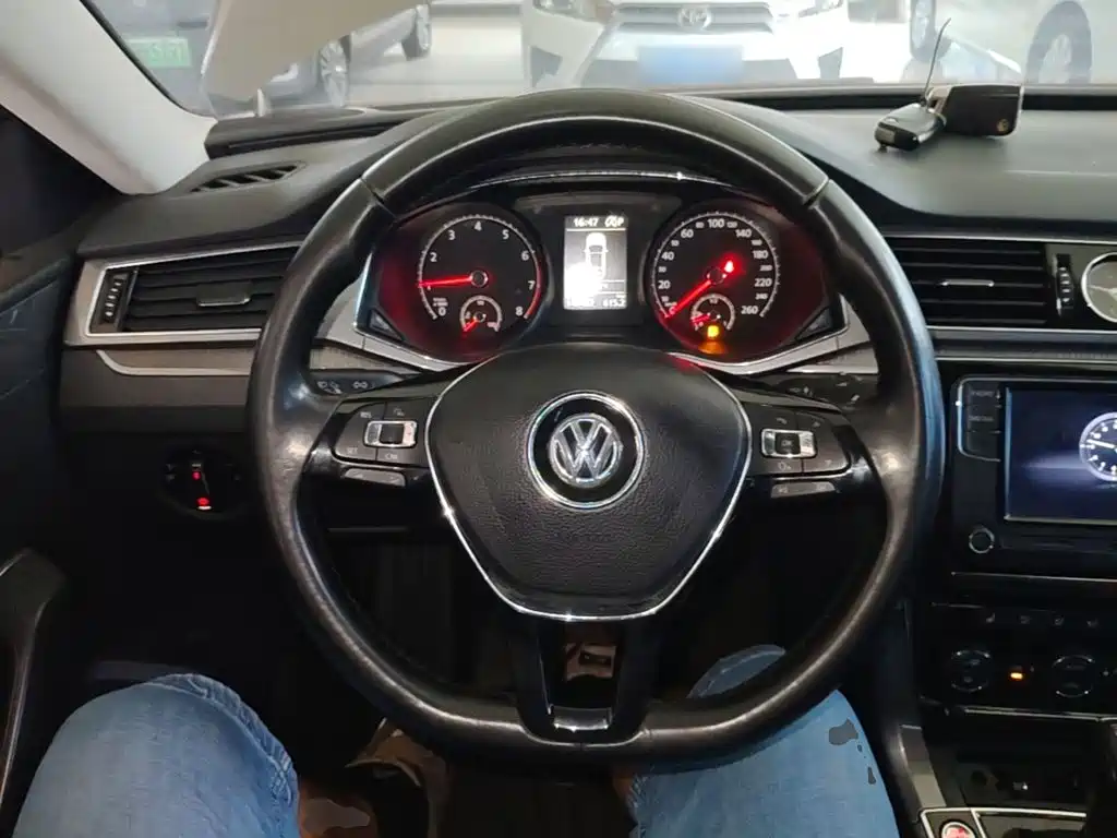 Volkswagen Passat — миниатюра 11