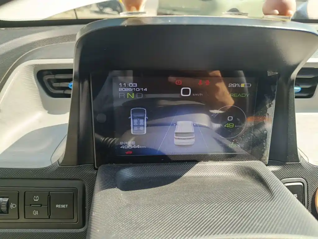 Wuling MINIEV — миниатюра 12