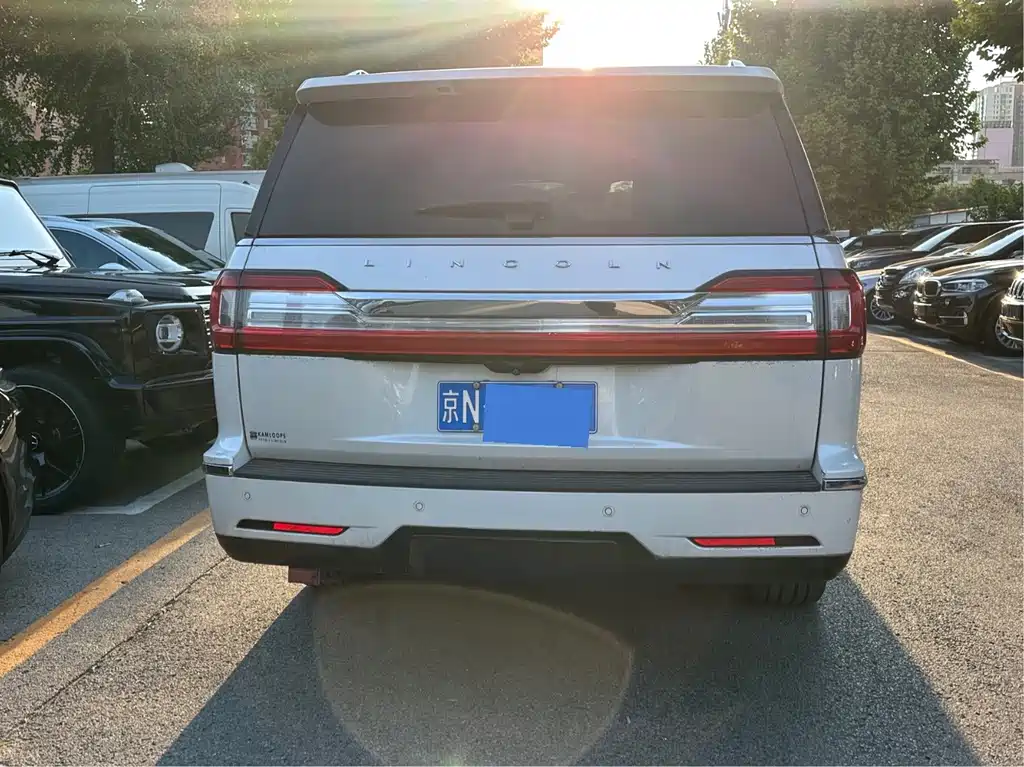 Lincoln Navigator — миниатюра 5