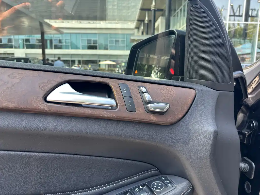 Mercedes-Benz GLE (Import) — миниатюра 9